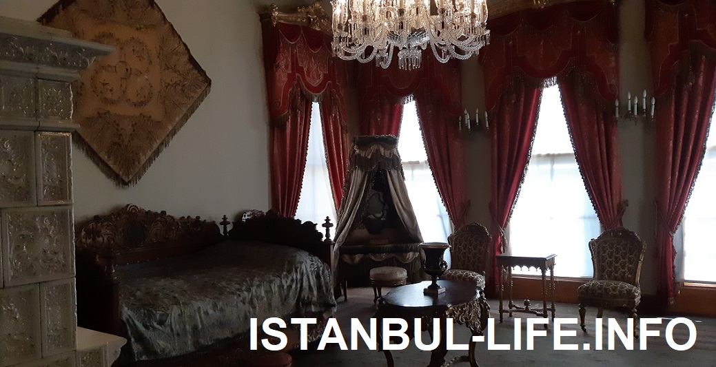 Одна из комнат валиде-султан в гареме Долмабахче
