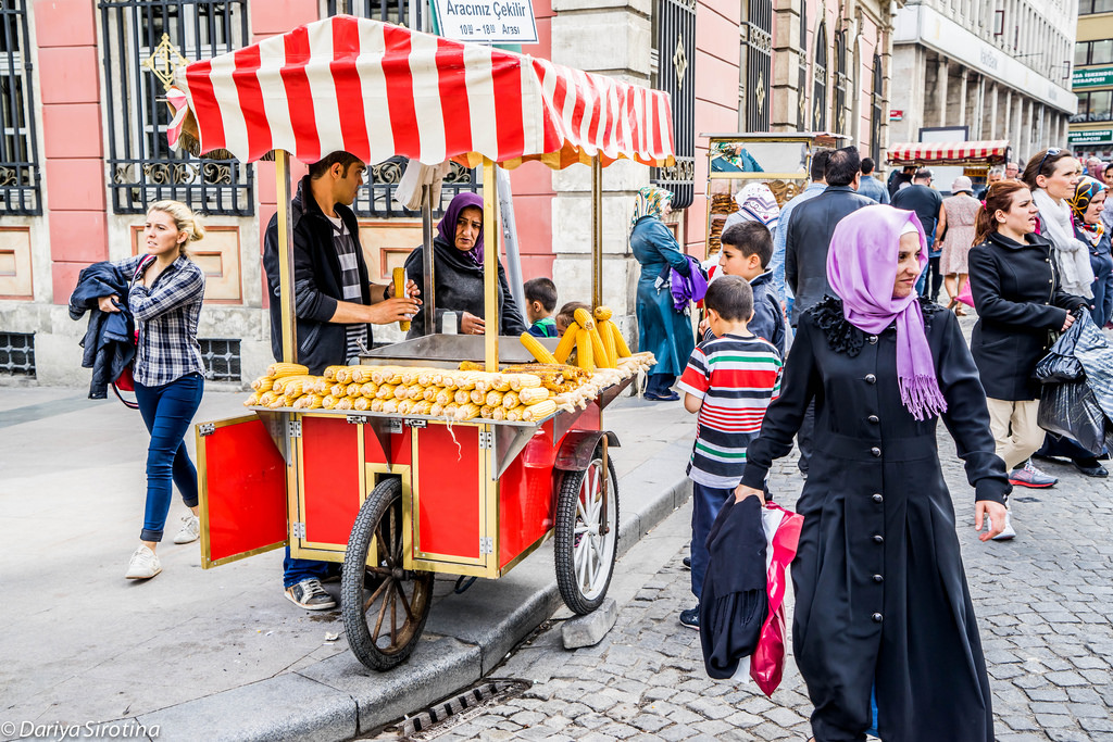 Уличная еда в Стамбуле - кукуруза