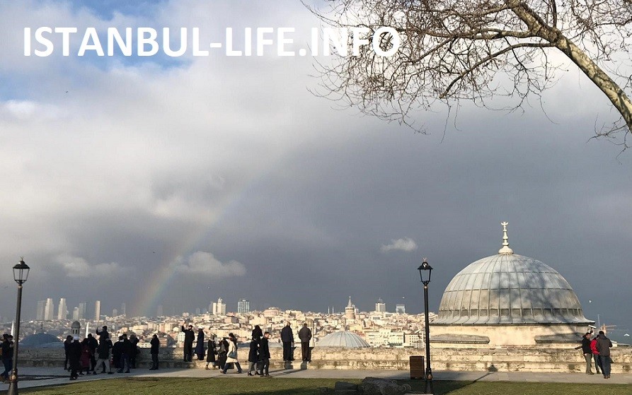 Радуга возле мечети Сулеймание в Стамбуле