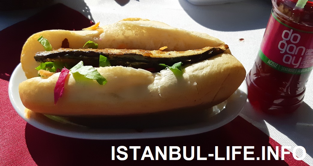 Балык экмек - рыбный сендвич в Стамбуле