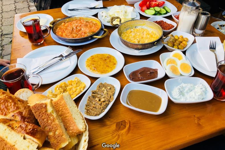 Турецкий завтрак в Стамбуле