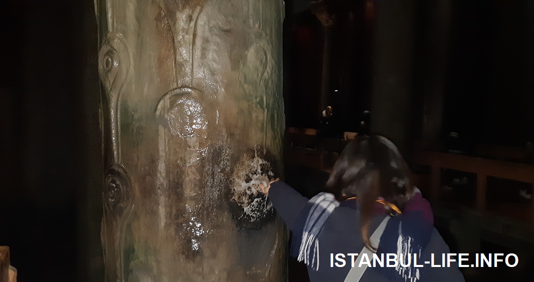 Плачущая колонна в цистерне Базилика
