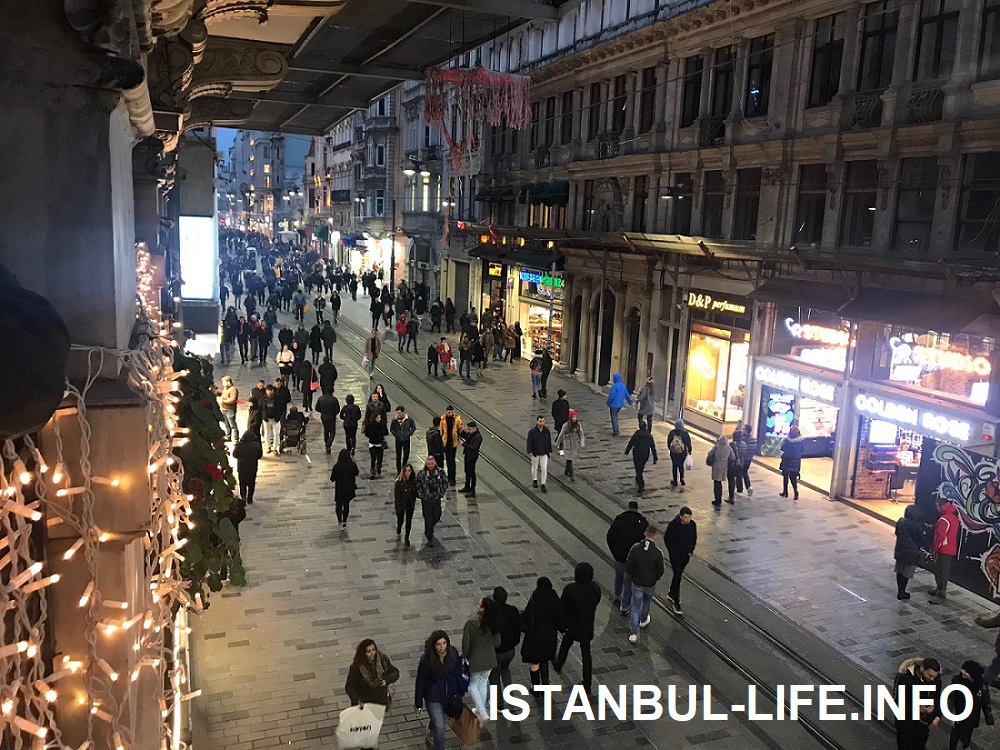 Главная улица Стамбула Истикляль