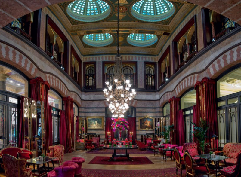Лучшие отели с бассейном в Стамбуле