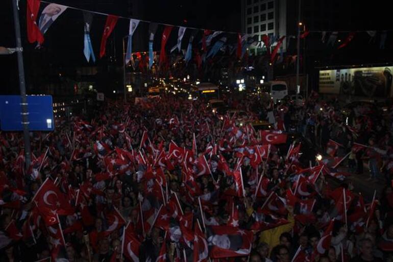 Марш на Бешикташе 29 октября в День республики в Стамбуле