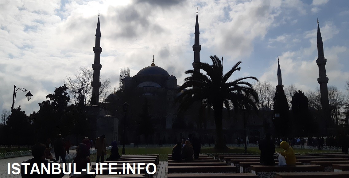 Площадь и мечеть Султанахмет