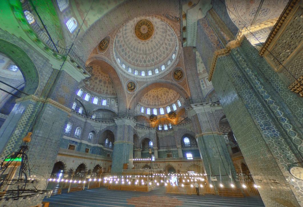 Новая Мечеть Валиде Султан внутри