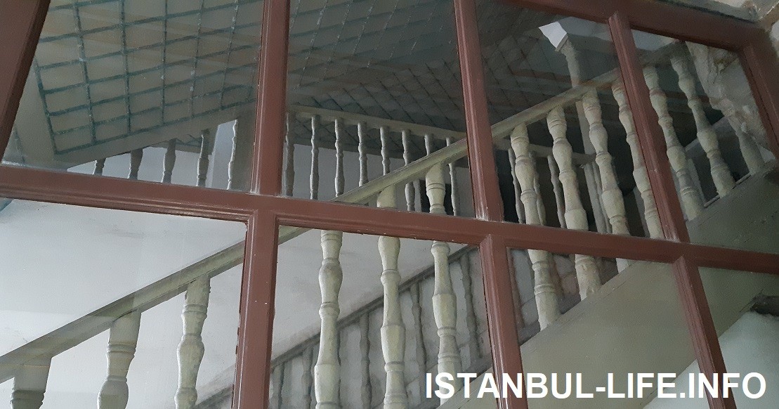 Второй этаж гарема - покои наложниц султана - закрыт