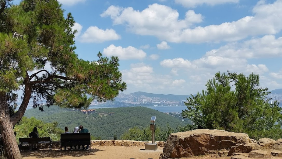 Вид с холма возле монастыря святого Георгия